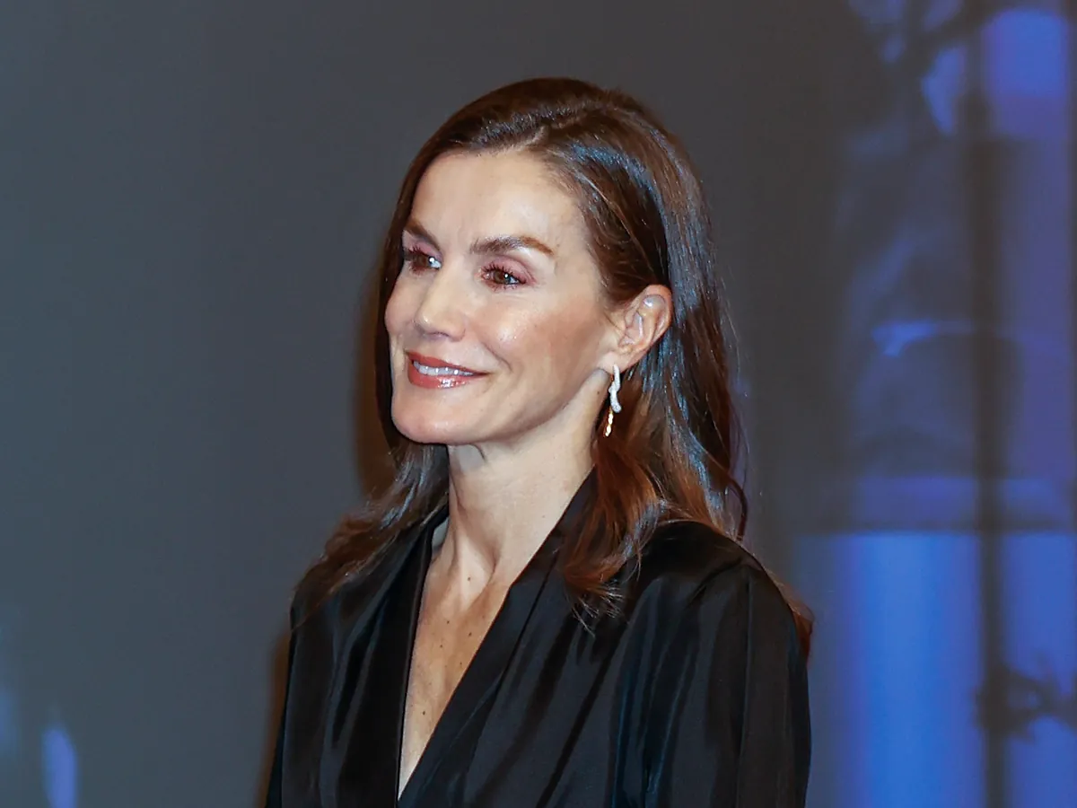 La Reina Letizia, muy sobria de negro riguroso en un concierto por las víctimas del terrorismo