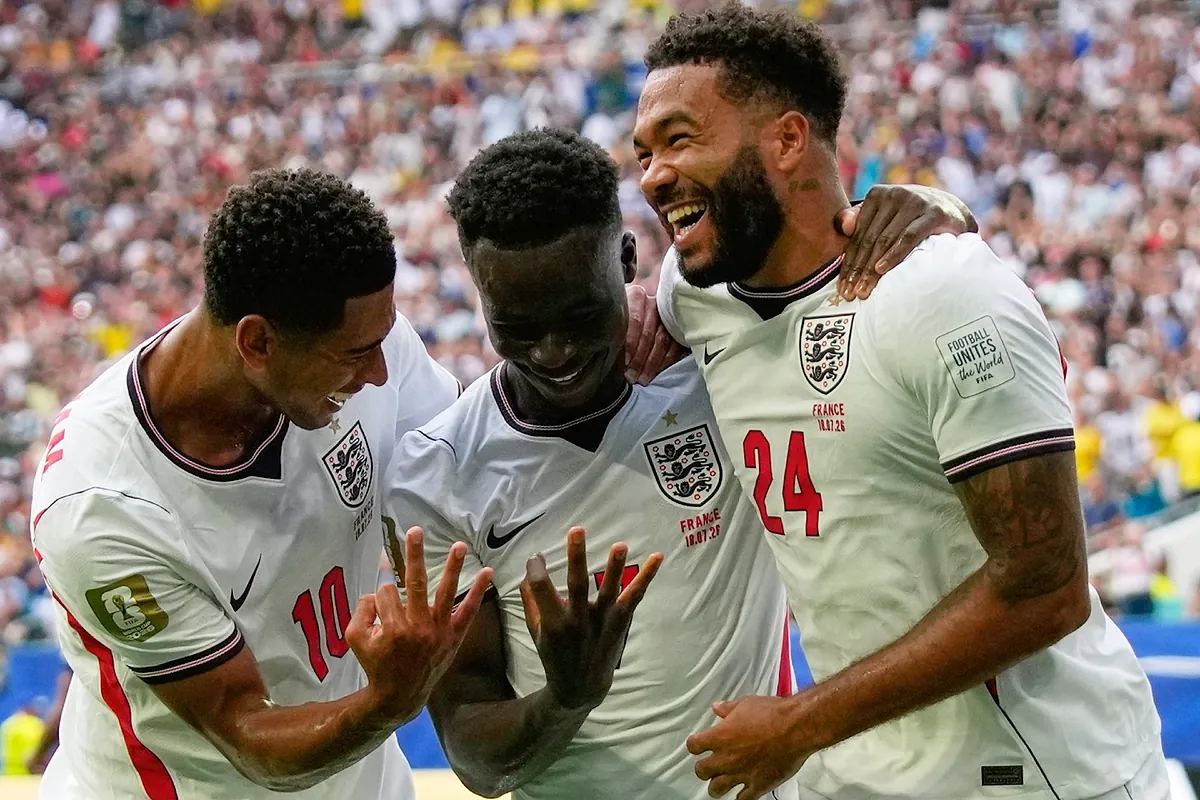 Saka se convierte en el triunfador de la noche con un triplete de escándalo en el Francia 4-6 Inglaterra