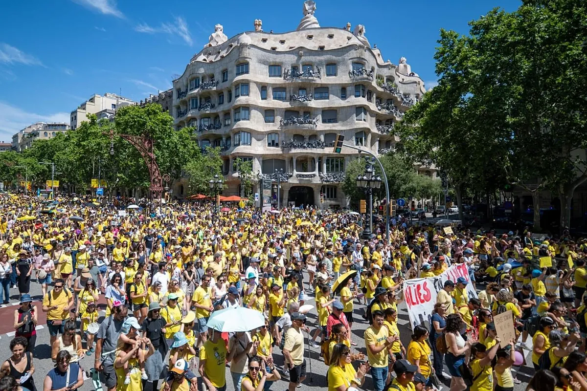Nueva manifestación de docentes en Barcelona con la amenaza de más huelgas el próximo curso