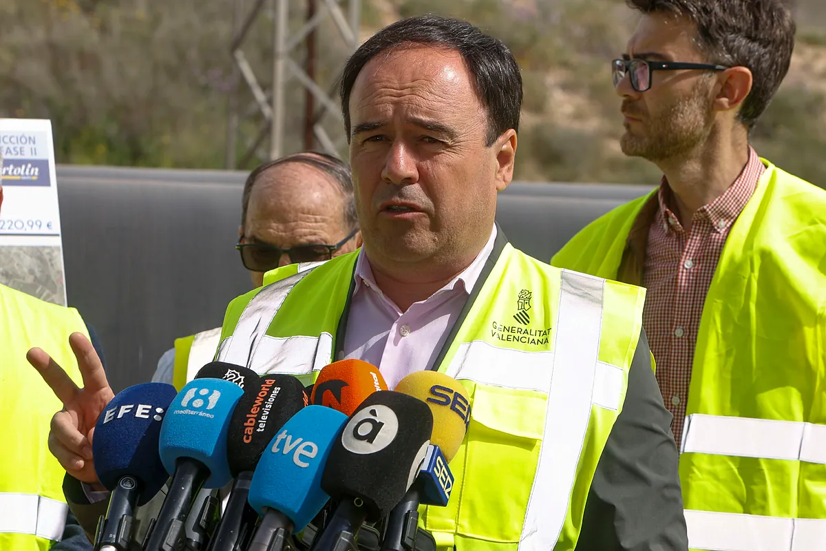 Llorca exige colaboración al Gobierno para un "gran pacto del agua" que ayude a los regantes valencianos