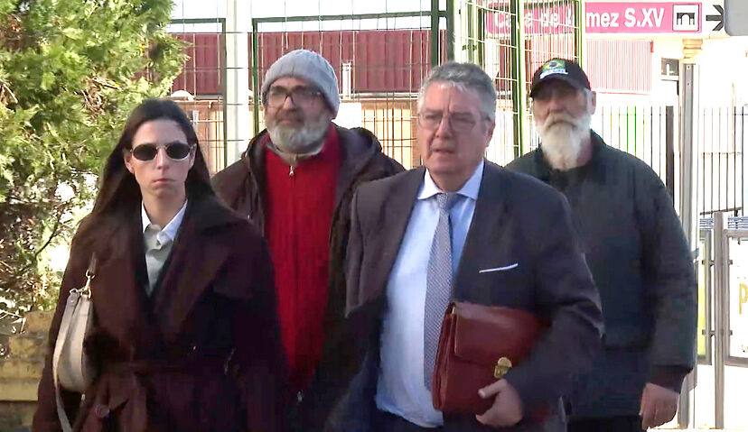 Los dos hermanos acusados por el crimen de Francisca Cadenas, trasladados a la prisión de Morón de la Frontera (Sevilla) por riesgo de agresiones de otros presos | España