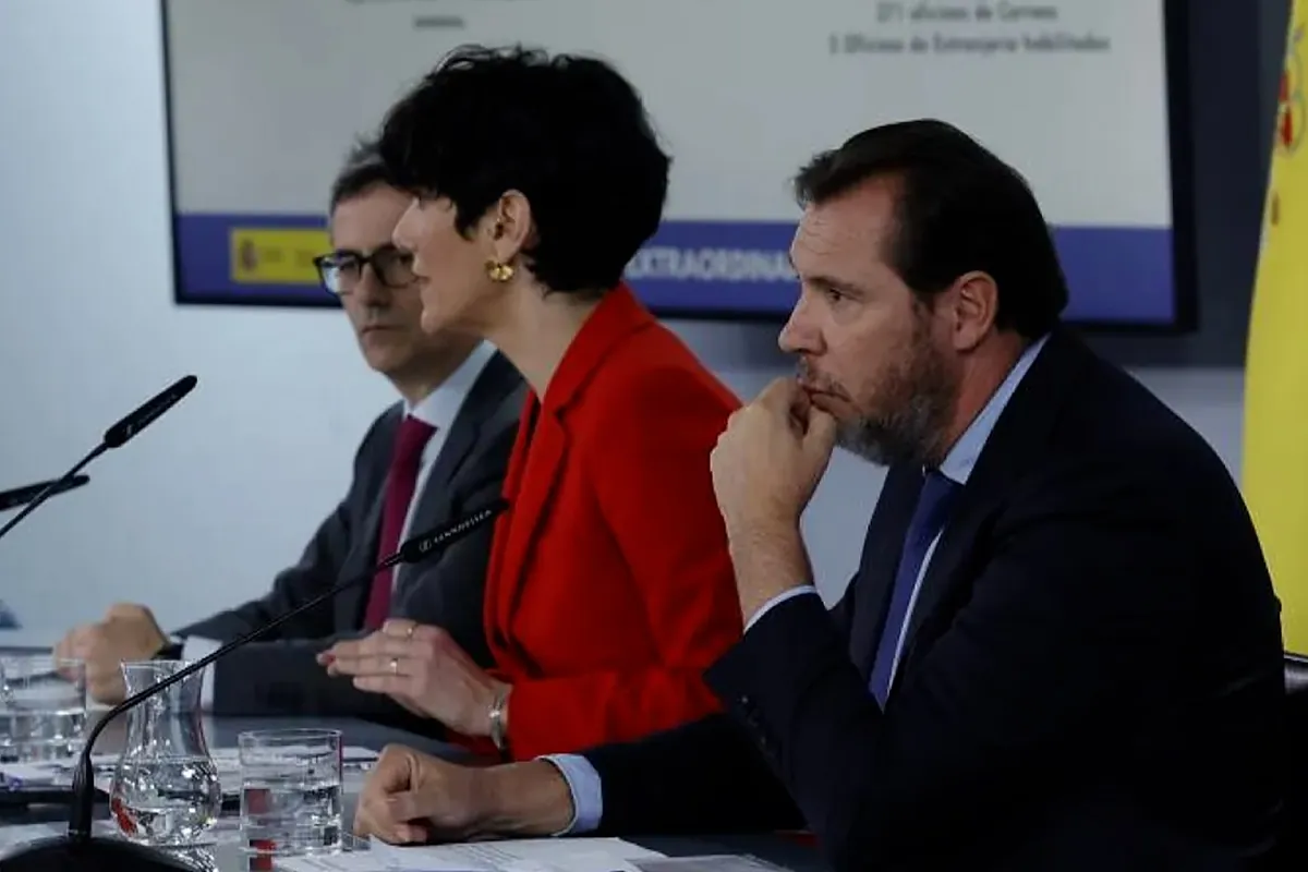 El Gobierno cierra filas contra el auto de Peinado y sugiere una persecución política: "Ahora hay un Estado de derecho"