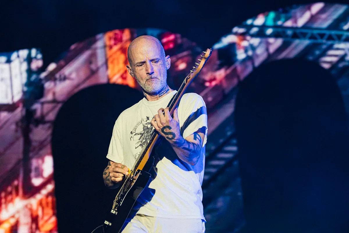 Moby deja fluir su mensaje techno con fogonazos raveros y también con conciencia animal y anti-Trump, "el peor presidente de los Estados Unidos"