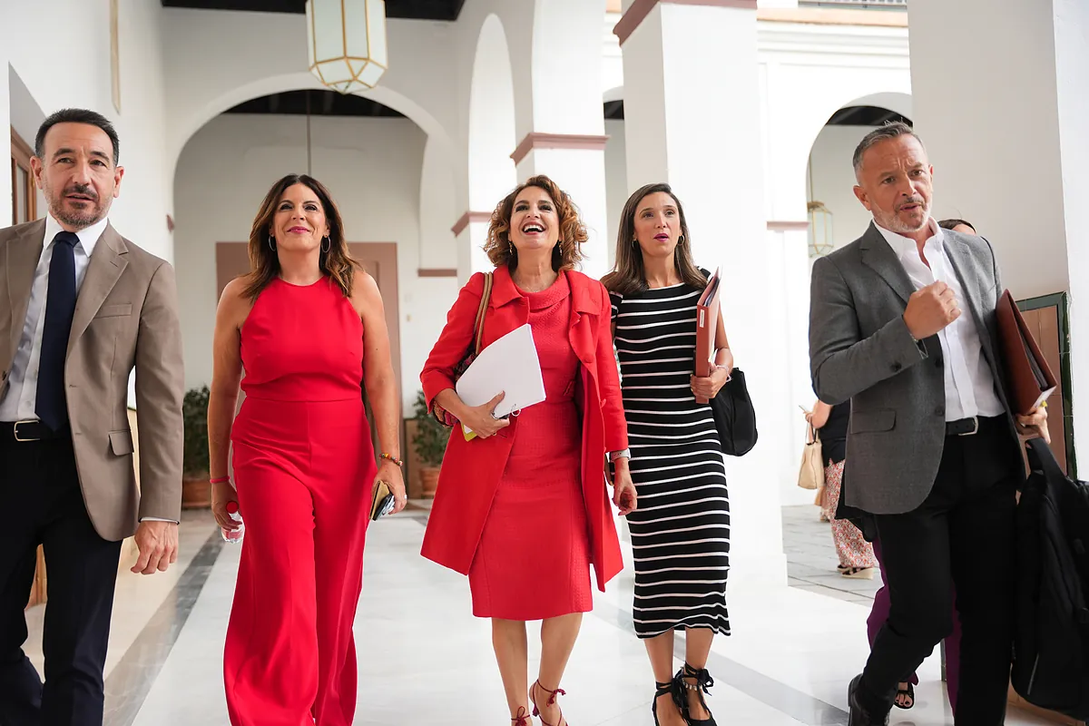 El nuevo ciclo electoral arranca con un PSOE sin pulso y los cuadros parapetados en los cargos municipales: "Esto sólo lo salvan nuestros alcaldes"
