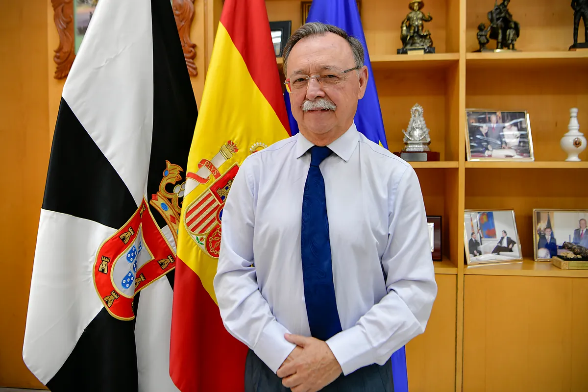 Juan Jesús Vivas: así es el presidente entregado a Ceuta y decepcionado con Sánchez que "aún no conoce a su segundo nieto"