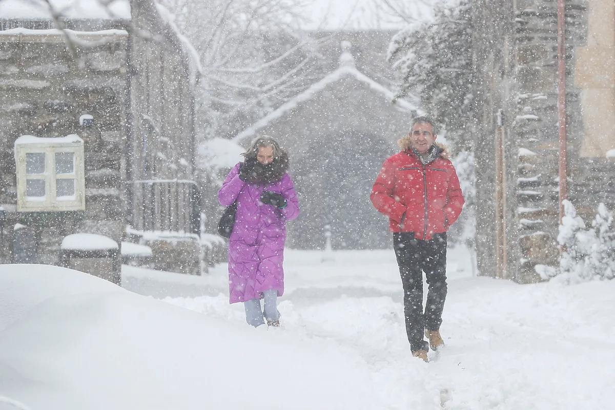 La Aemet mantiene la alerta por la borrasca Kristin este jueves: amenaza de tormentas, granizo y rachas muy fuertes de viento
