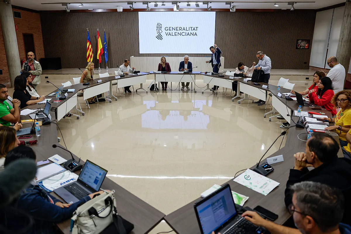 Educación propone a los docentes un nuevo acuerdo con medidas que valora en 3.338 millones pero sin mejoras en la oferta salarial