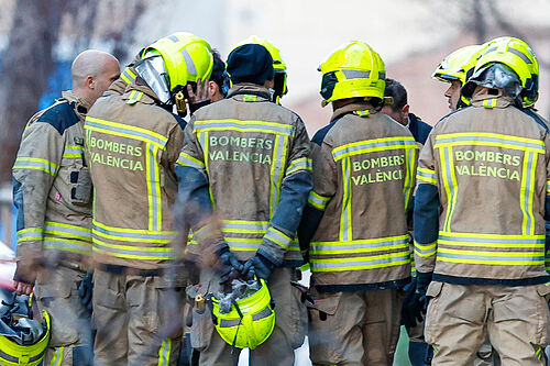 Muere una persona y 19 resultan heridas en un incendio de una vivienda en Valencia