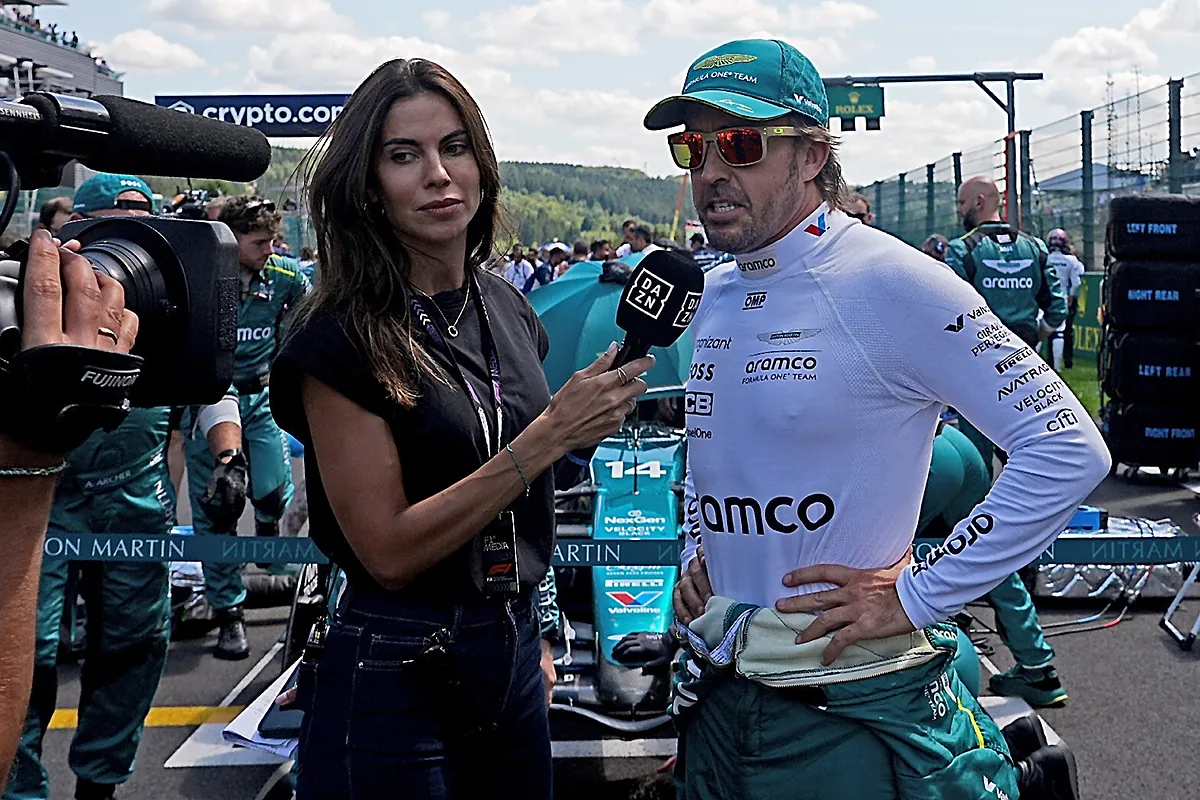 Así es la periodista Melissa Jiménez, la mujer con la que Fernando Alonso ha sido padre por primera vez: su matrimonio con Marc Bartra y sus tres hijos