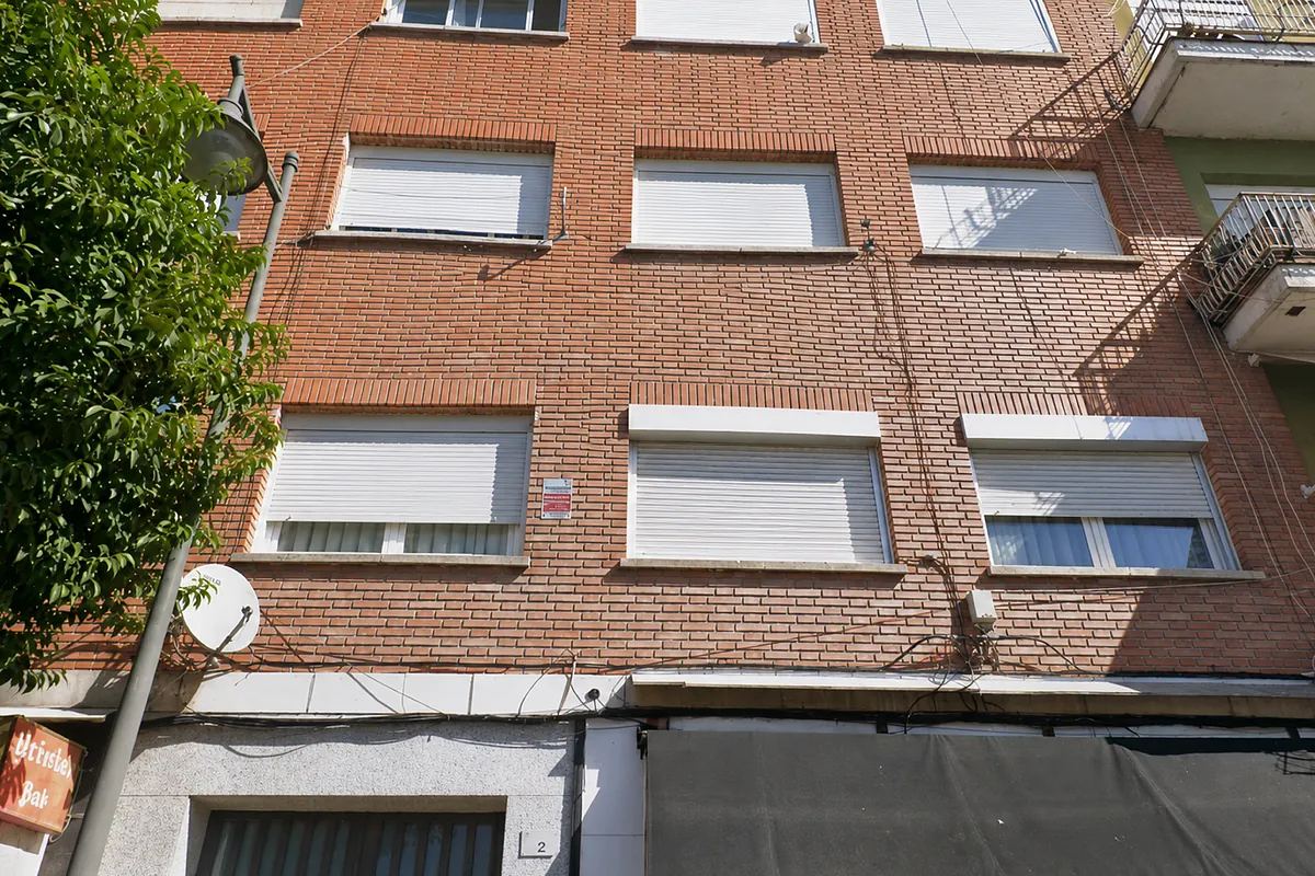 Herido grave un joven de 24 años al caer cuando intentaba acceder por la fachada al piso de su exnovia en Alcobendas