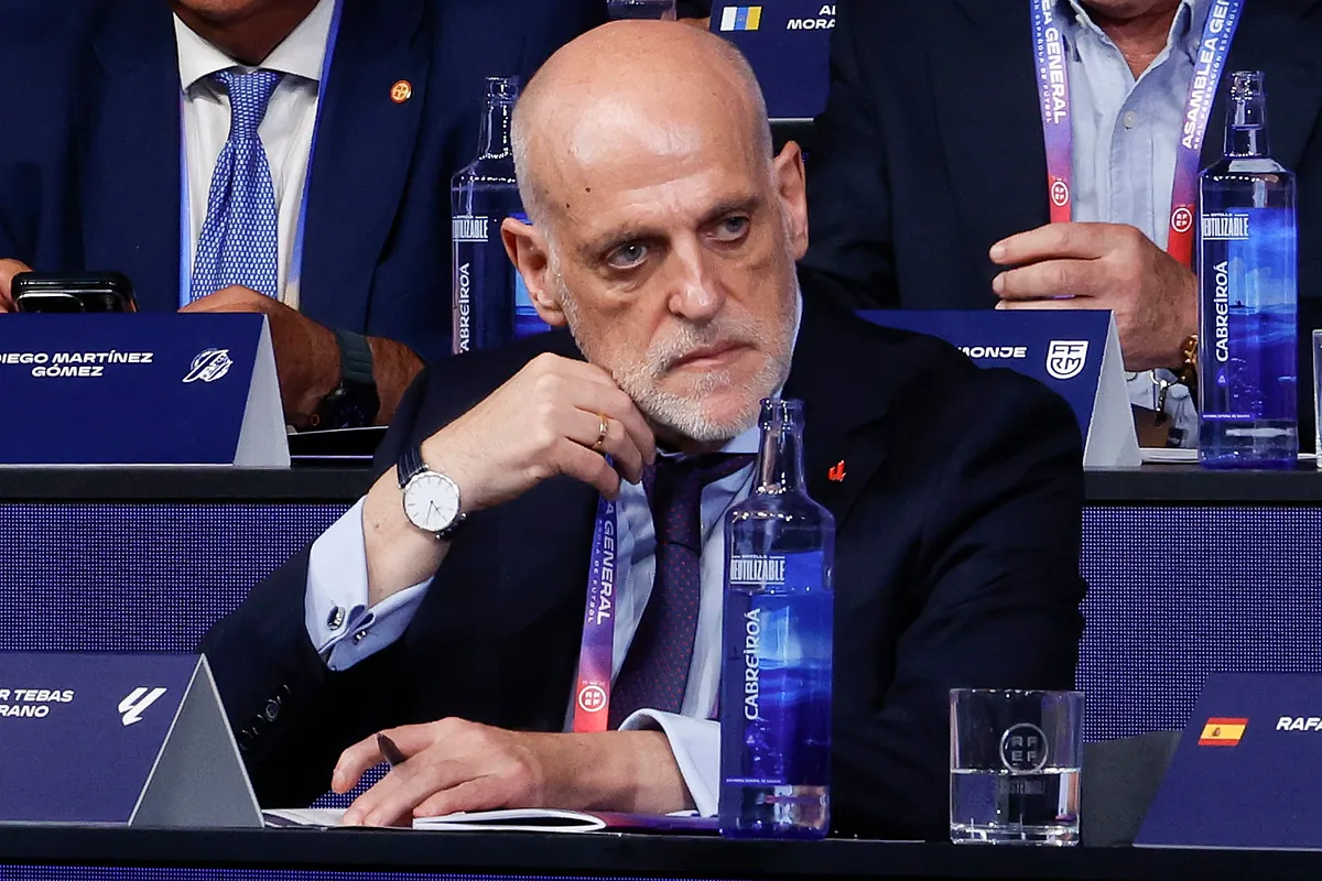 Tebas estalla contra la FIFA tras el 'caso Balogun': "Es la punta del iceberg de un modelo que deteriora la credibilidad del fútbol"