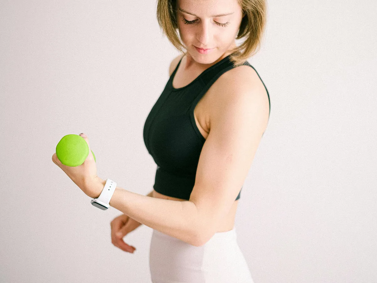 Ni cardio eterno ni rutinas complicadas: así es el ejercicio de fuerza que mantiene músculo y alarga tu vida