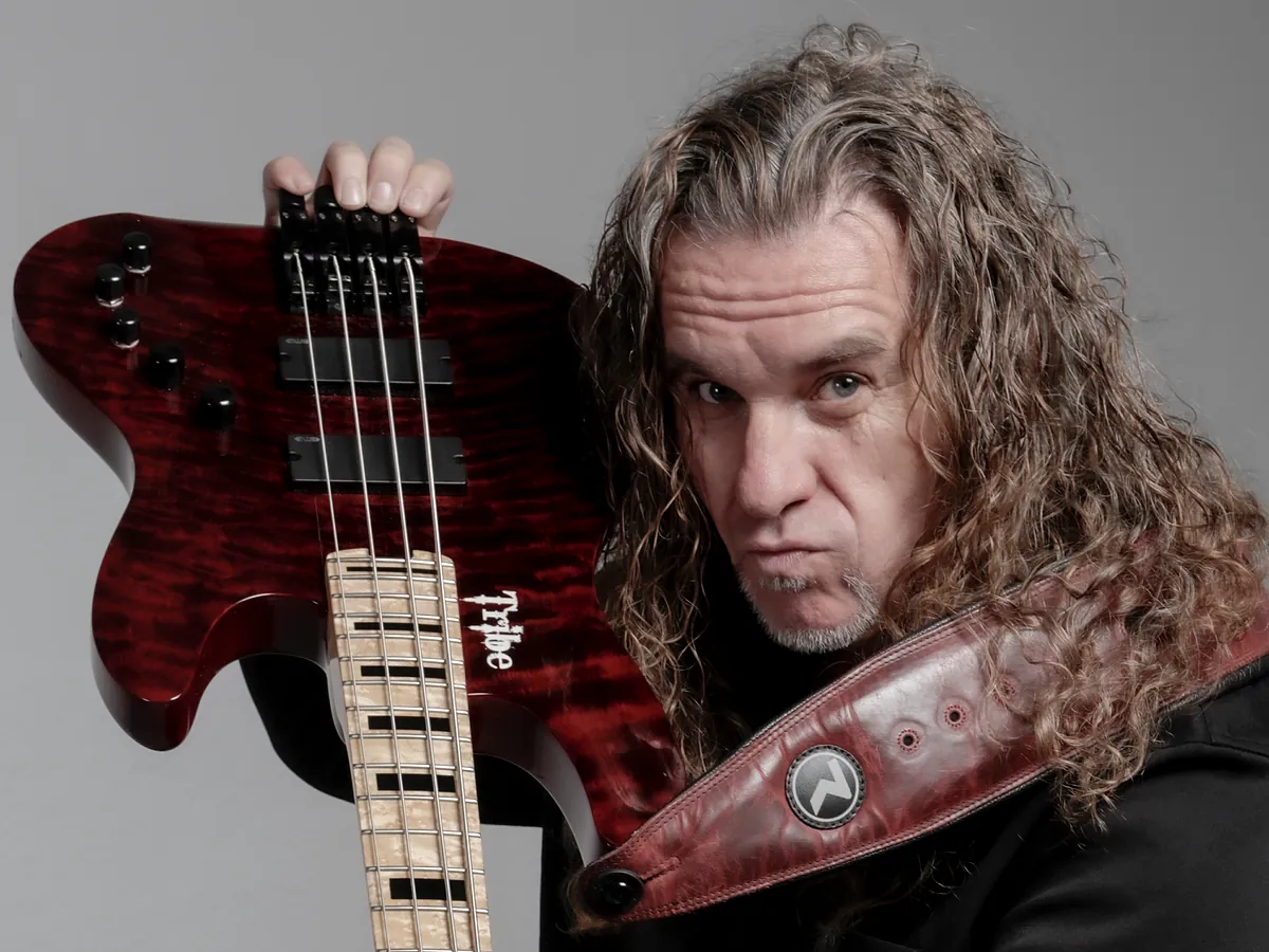 El fundador de Saratoga que resiste tras más de 30 años de heavy metal: «Si solo tocáramos para gente de nuestra generación, lo haríamos en cabinas de teléfono»