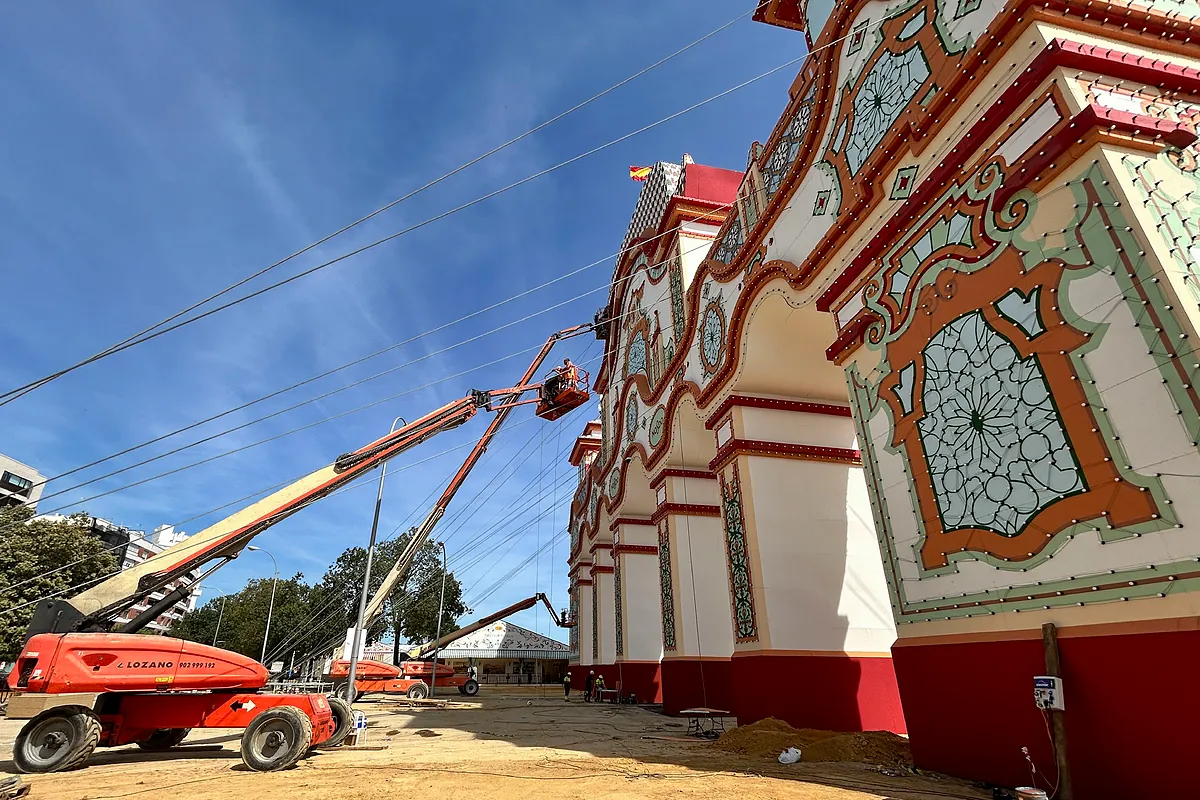 Alumbrado de la Feria de Abril de Sevilla 2026: cuándo es, hora y mejores sitios para verlo