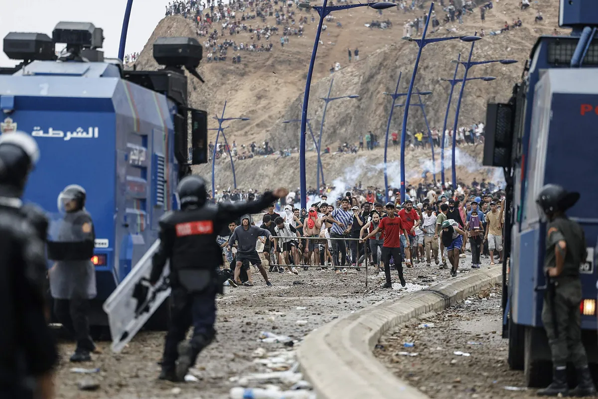 Estados Unidos considera lo de Ceuta un "incidente inaceptable" y una "flagrante violación de soberanía", pero culpa a las políticas de Sánchez