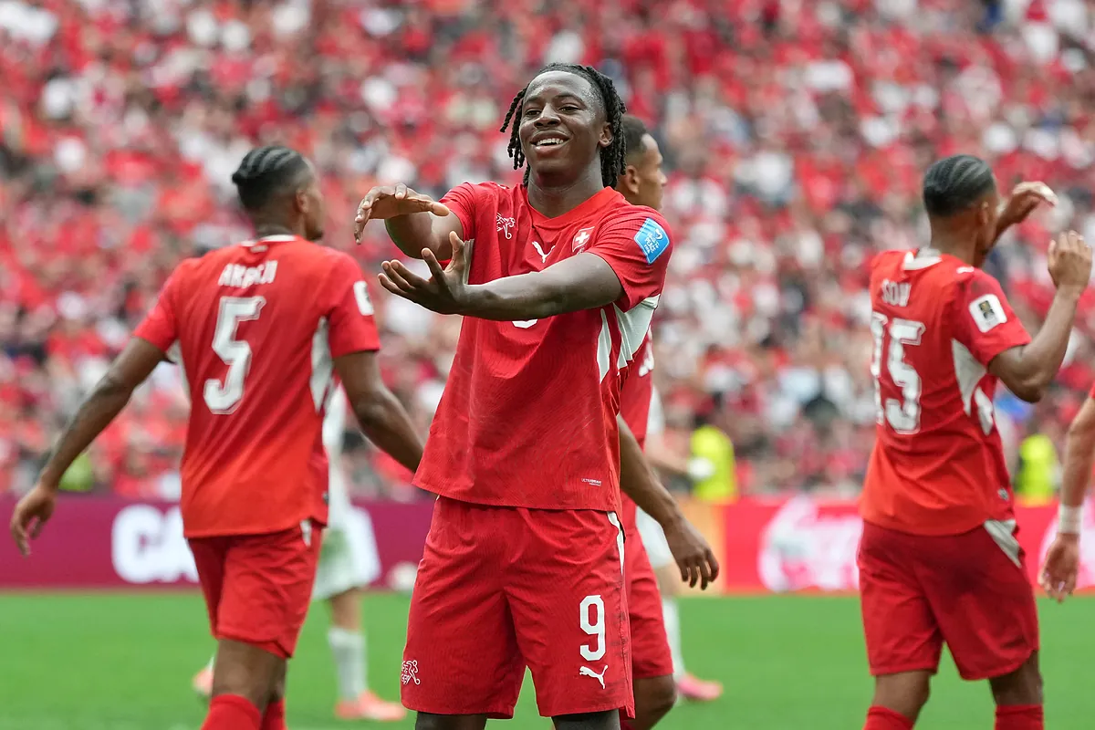 Manzambi hiela Canadá y alza a Suiza como primera del Grupo B; Qatar y Lopetegui, eliminados por Bosnia
