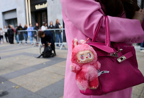 Un mu�eco feo que te hace sentir bien