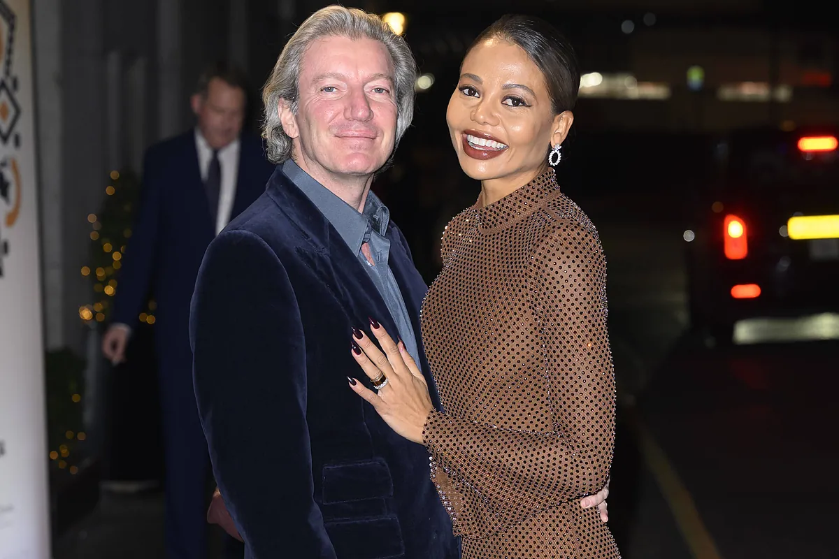 El hijo por gestación subrogada de los marqueses de Bath no podrá heredar por no haber nacido en la pareja