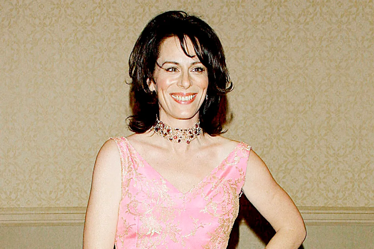 Jane Kaczmarek, Lois en la serie Malcolm, se casa con su novio del instituto 50 años después: "Es como un cuento de hadas"