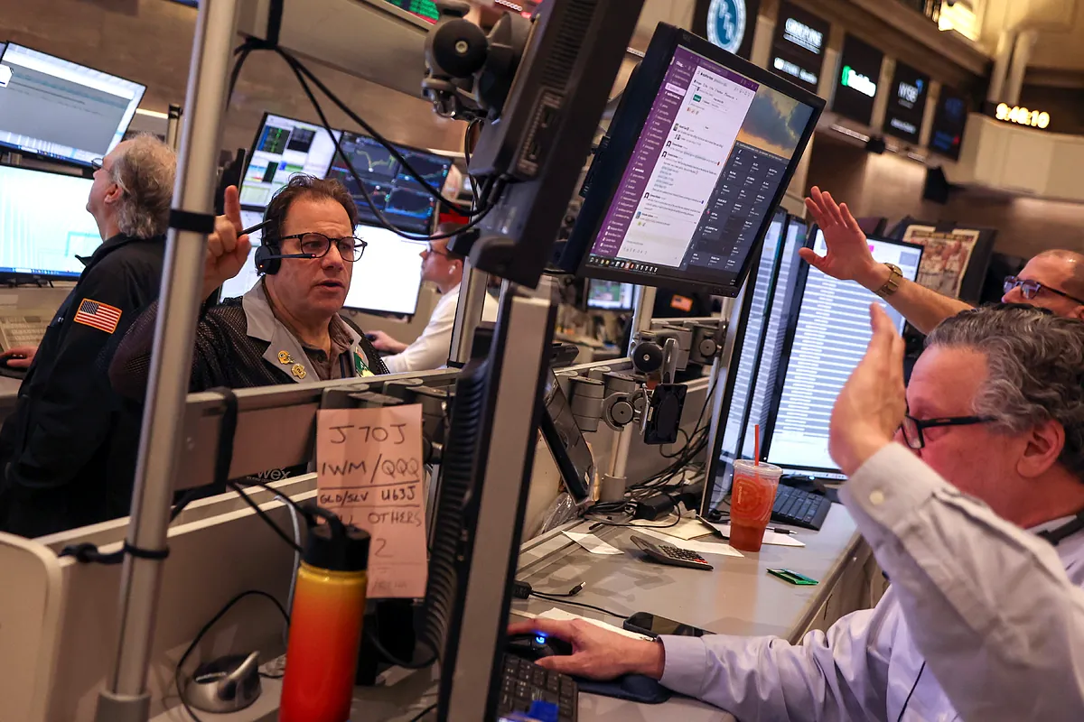 El porqué de la tregua en Oriente Próximo: los grandes bancos de inversión y los gobiernos tienen cogido a Donald Trump por la deuda