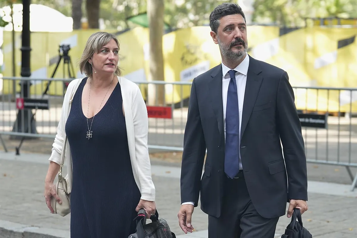 La Fiscalía retira las acusaciones de prevaricación contra Vergés, Argimon y la cúpula de Salud por el retraso en la vacunación a policías y guardias civiles