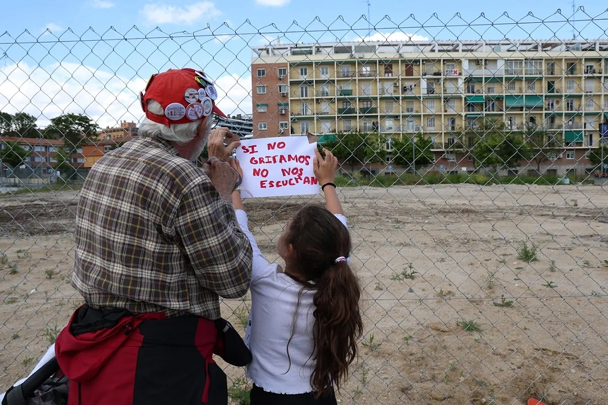 Casi 10.000 firmas para frenar el museo de la EMT en Arganzuela: los vecinos se plantan e inician un crowdfunding por si deciden recurrir a los tribunales