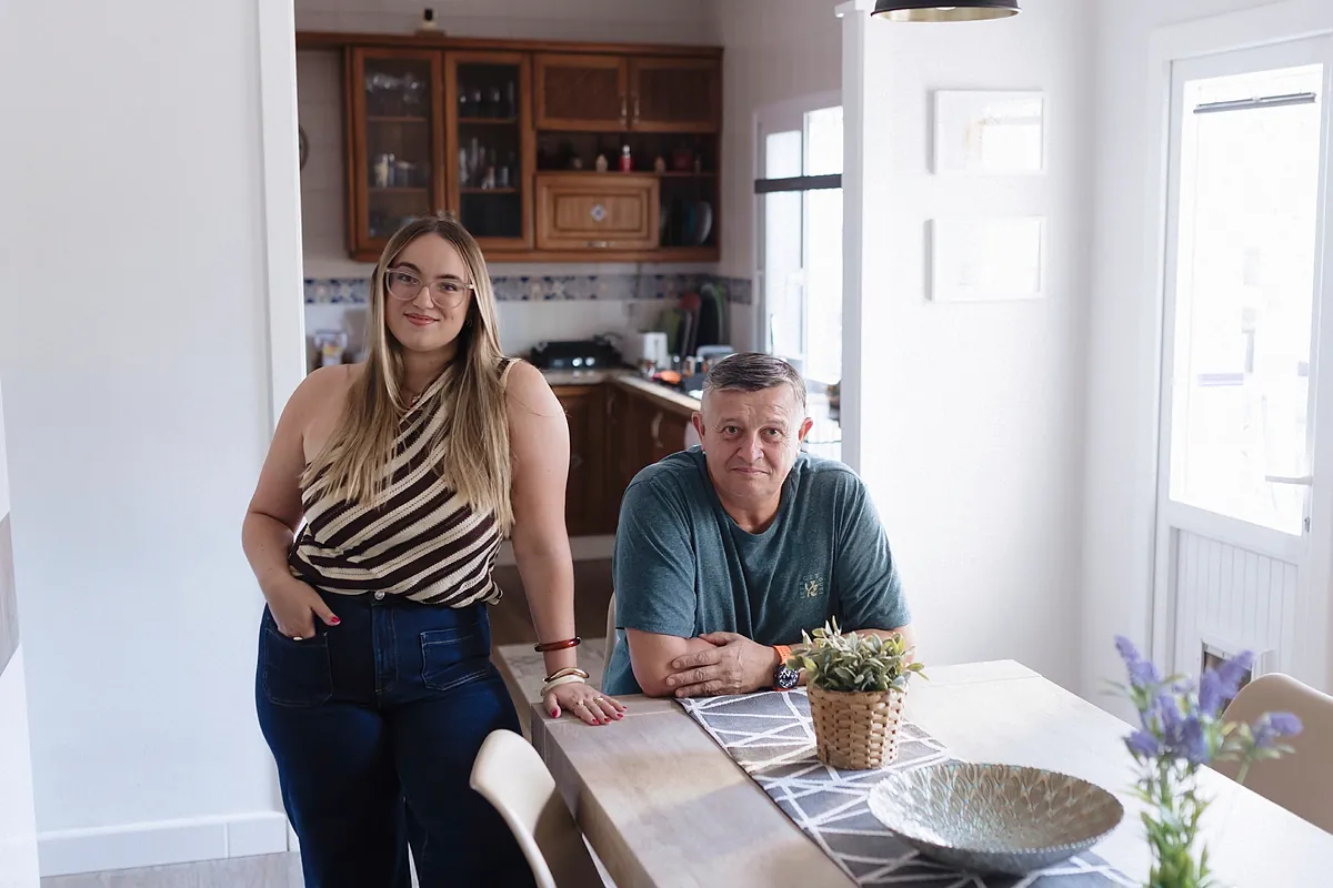 La emancipación se retrasa el doble en España que en el conjunto de Europa: "A los 26 años sigo estando en mi habitación de cuando era pequeña, con las muñecas en la estantería"