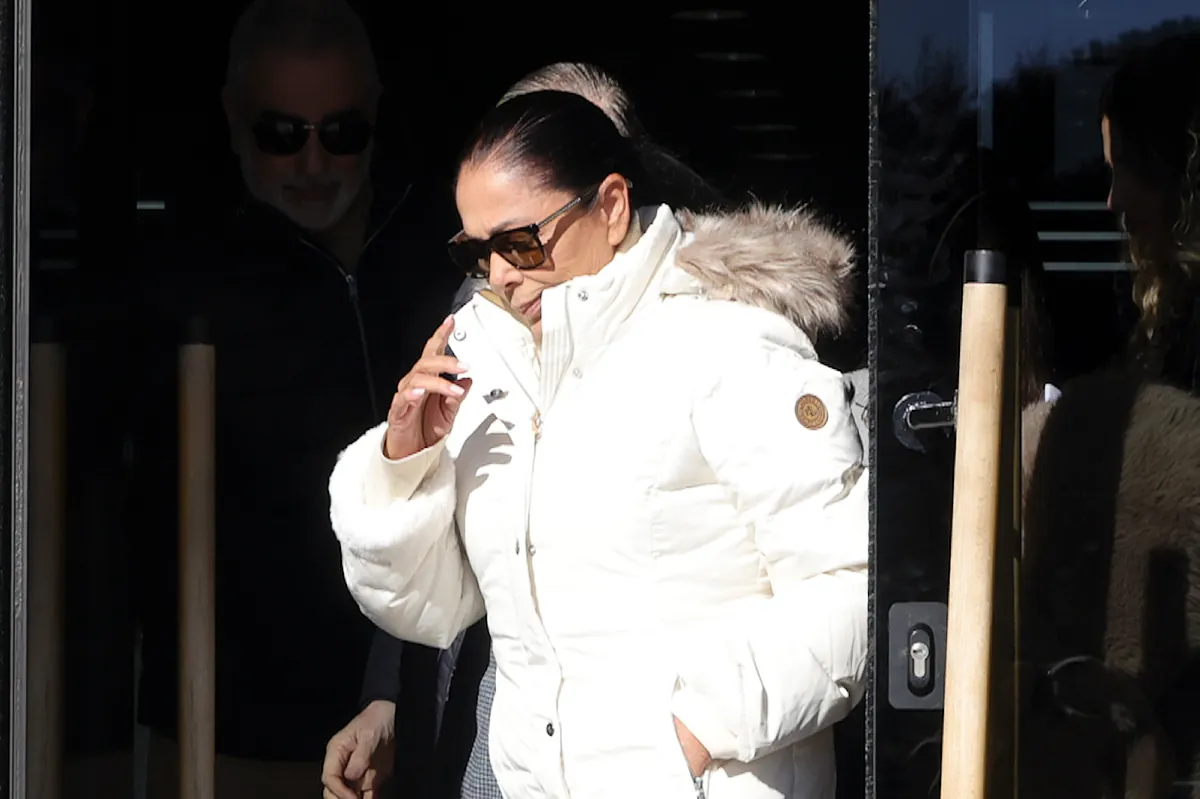 Isabel Pantoja hace cola parar trabajar en América