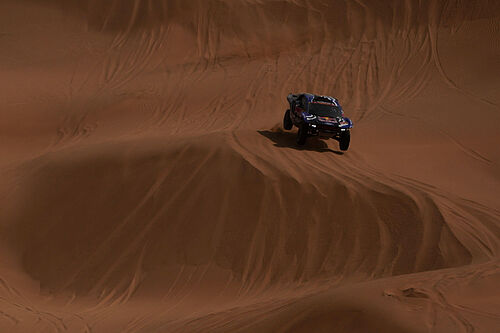 Sainz y Roma recortan distancias sobre Al-Attiyah