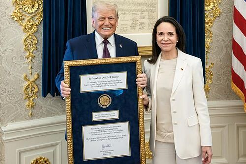 Pol�ticos noruegos critican que Machado haya entregado a Trump la medalla del Nobel de la Paz