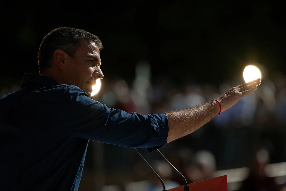 Sánchez fuerza un plan millonario de ayudas para la mitad de los electores el 29-N en un intento de recuperar el apoyo de jóvenes y mujeres