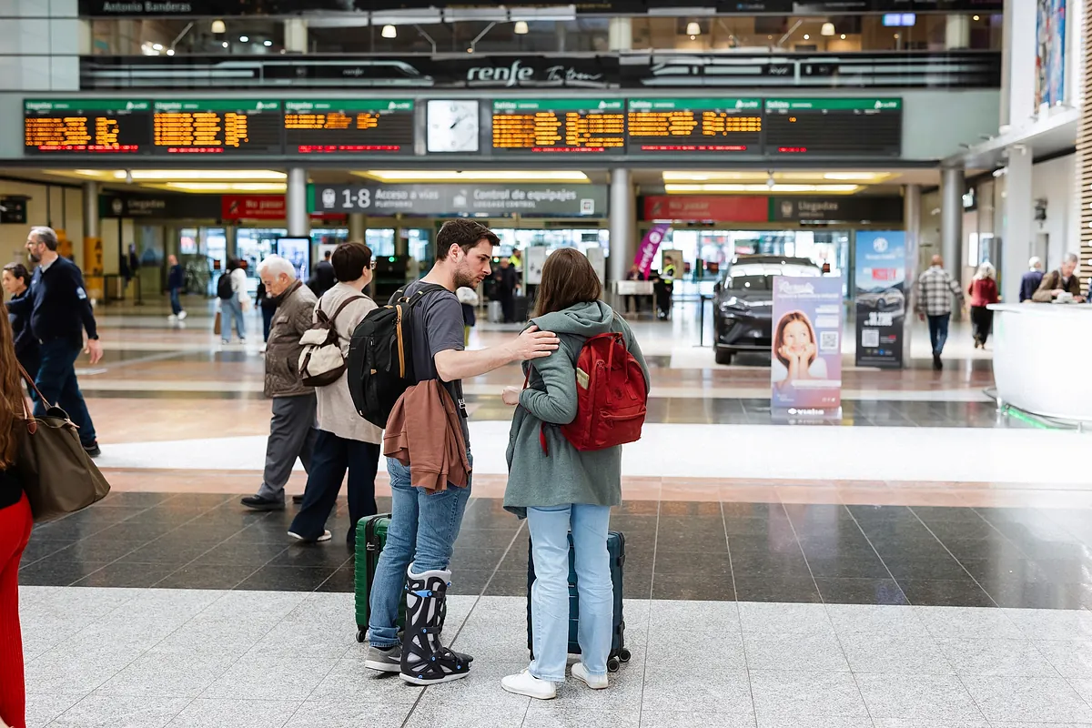 Un tsunami en el turismo por el corte del AVE a Málaga en plena temporada: pérdidas de 2.000 millones y más de 6.000 contratos en peligro
